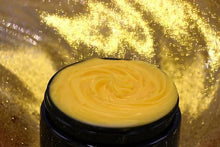 Load image into Gallery viewer, Benu Moisturizing Butter